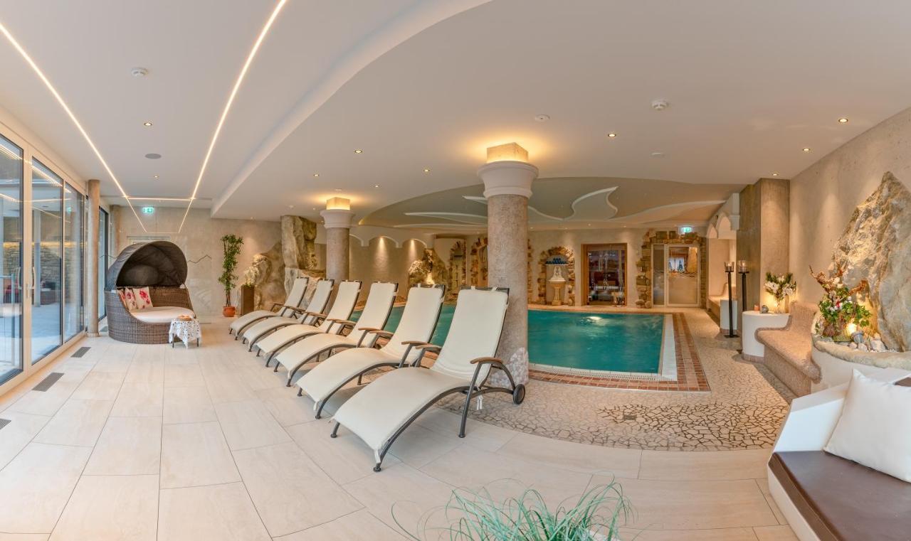 Hotel St. Georg مايرهوفن المظهر الخارجي الصورة